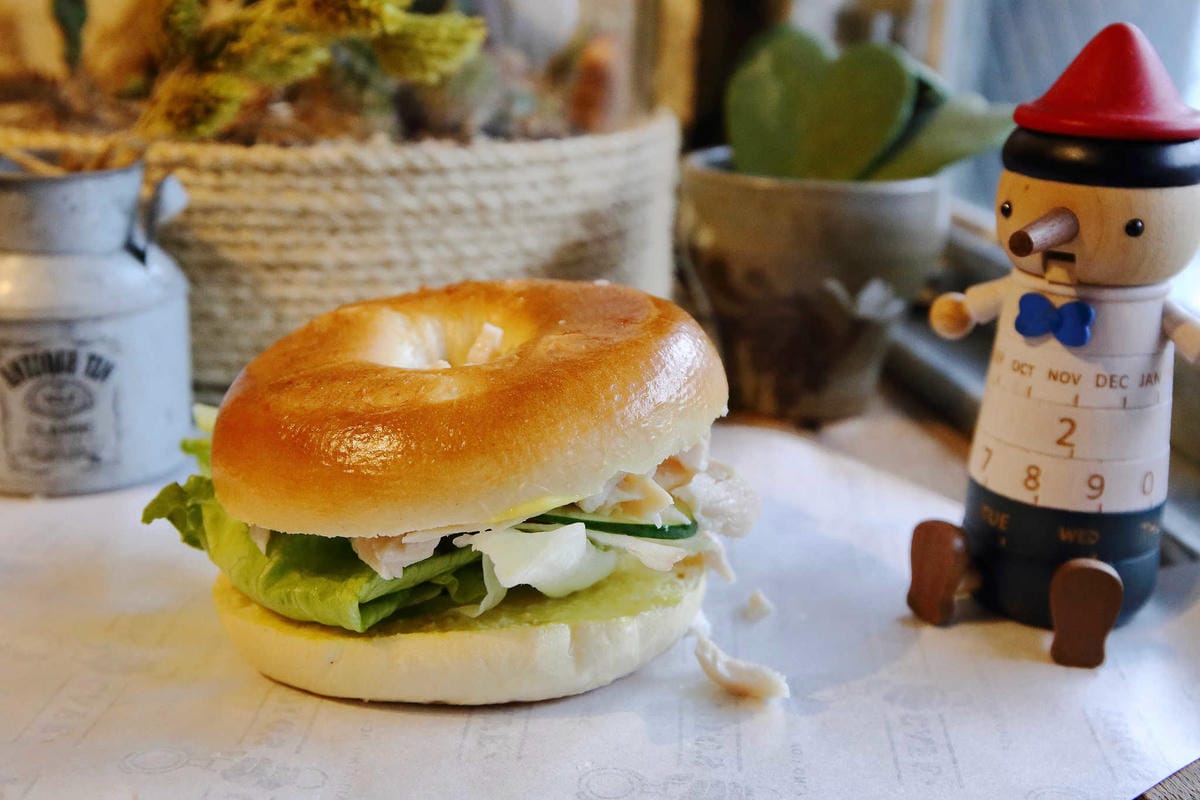 【食。台北】YOLO’s Cafe 合江店〜喝個咖啡吧！融合了運動吧與時下流行的文青咖啡館(寵物友善餐廳)