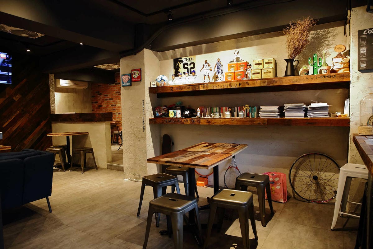 【食。台北】YOLO’s Cafe 合江店〜喝個咖啡吧！融合了運動吧與時下流行的文青咖啡館(寵物友善餐廳)