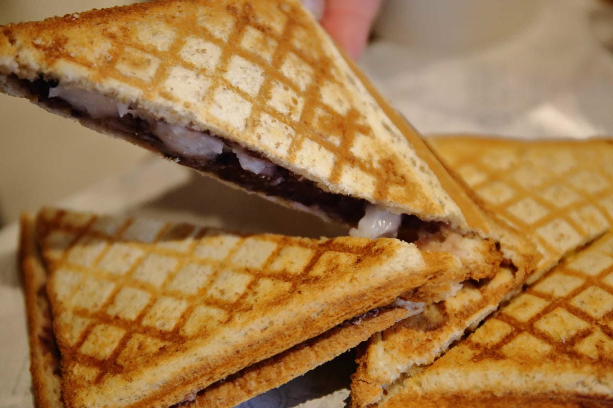 【食。台北】YOLO’s Cafe 合江店〜喝個咖啡吧！融合了運動吧與時下流行的文青咖啡館(寵物友善餐廳)