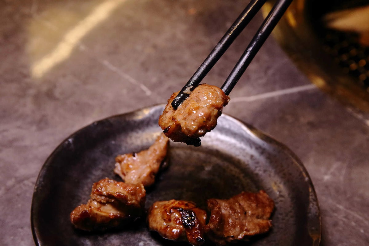 【食。板橋】原月日式頂級帝王蟹燒烤吃到飽〜板橋吃到飽。專人桌邊服務,高檔食材就是要讓你飽到吃不下!