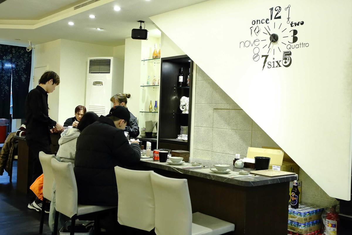 【食。板橋】原月日式頂級帝王蟹燒烤吃到飽〜板橋吃到飽。專人桌邊服務,高檔食材就是要讓你飽到吃不下!