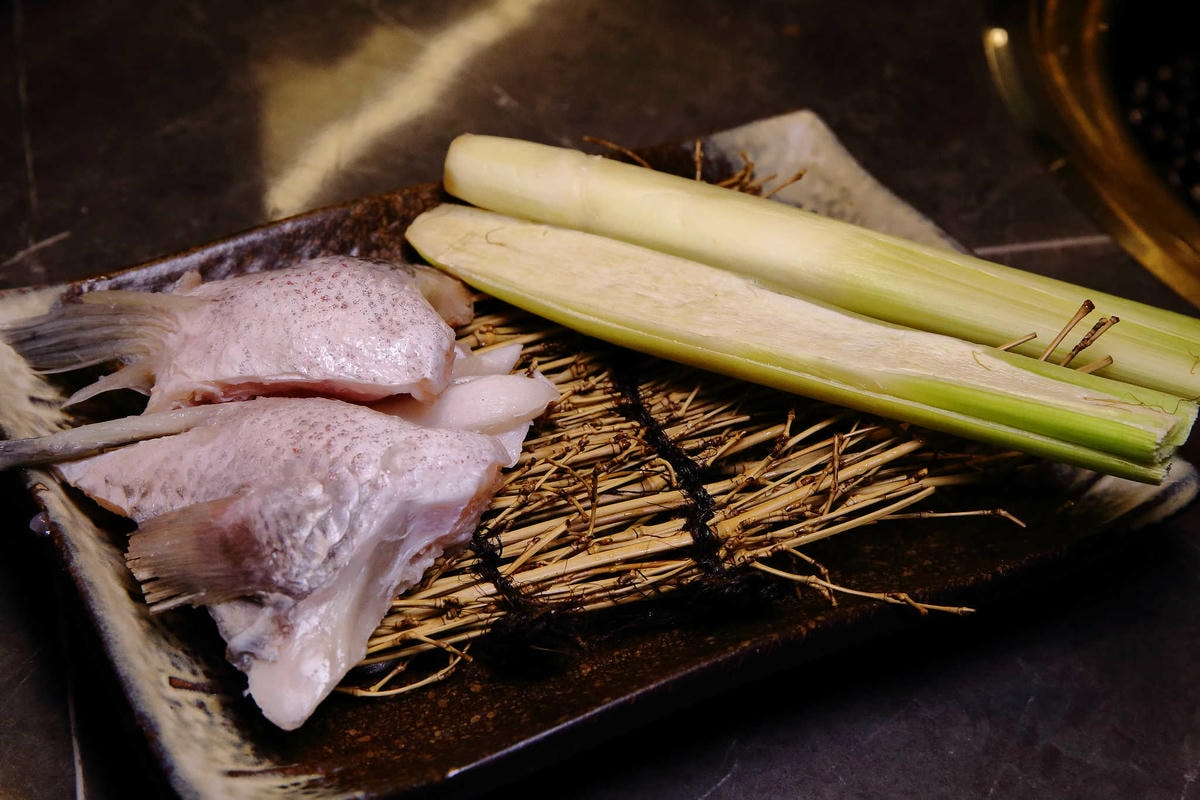 【食。板橋】原月日式頂級帝王蟹燒烤吃到飽〜板橋吃到飽。專人桌邊服務,高檔食材就是要讓你飽到吃不下!