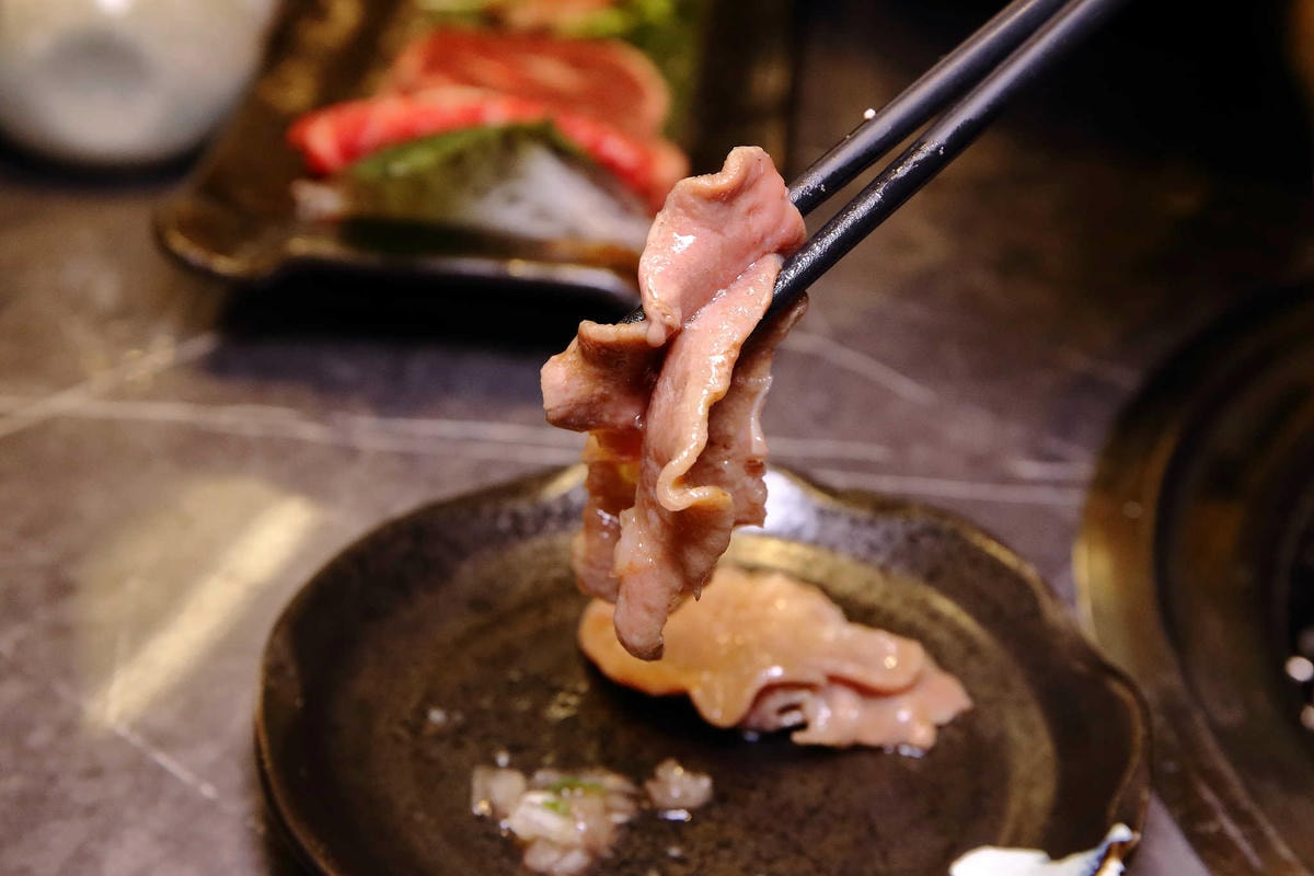 【食。板橋】原月日式頂級帝王蟹燒烤吃到飽〜板橋吃到飽。專人桌邊服務,高檔食材就是要讓你飽到吃不下!