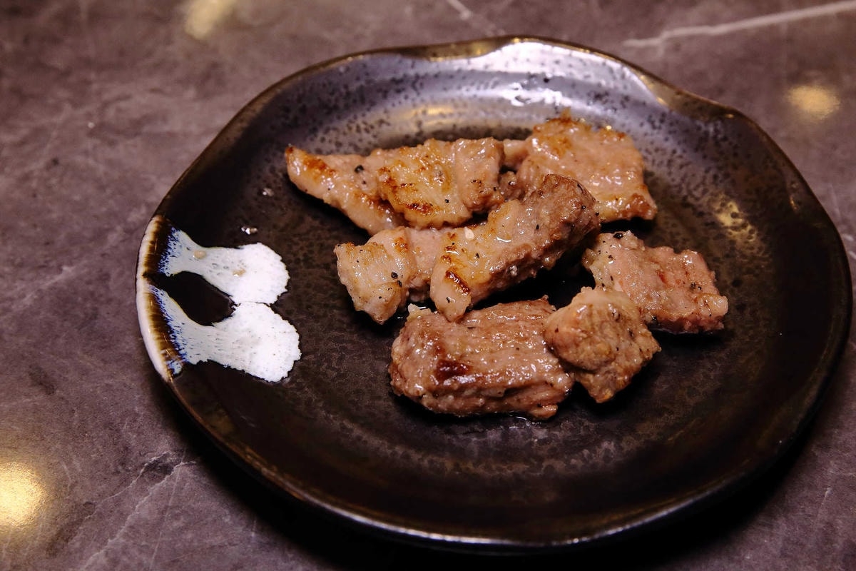 【食。板橋】原月日式頂級帝王蟹燒烤吃到飽〜板橋吃到飽。專人桌邊服務,高檔食材就是要讓你飽到吃不下!