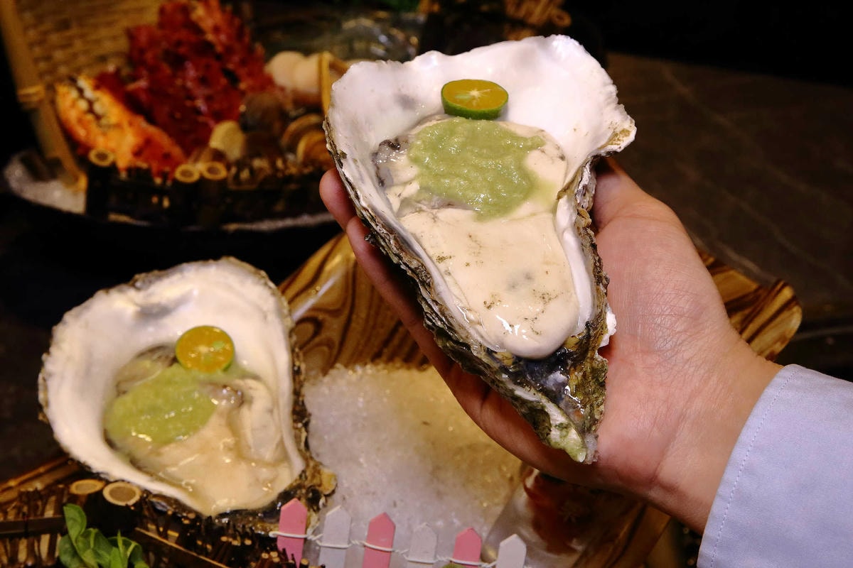 【食。板橋】原月日式頂級帝王蟹燒烤吃到飽〜板橋吃到飽。專人桌邊服務,高檔食材就是要讓你飽到吃不下!