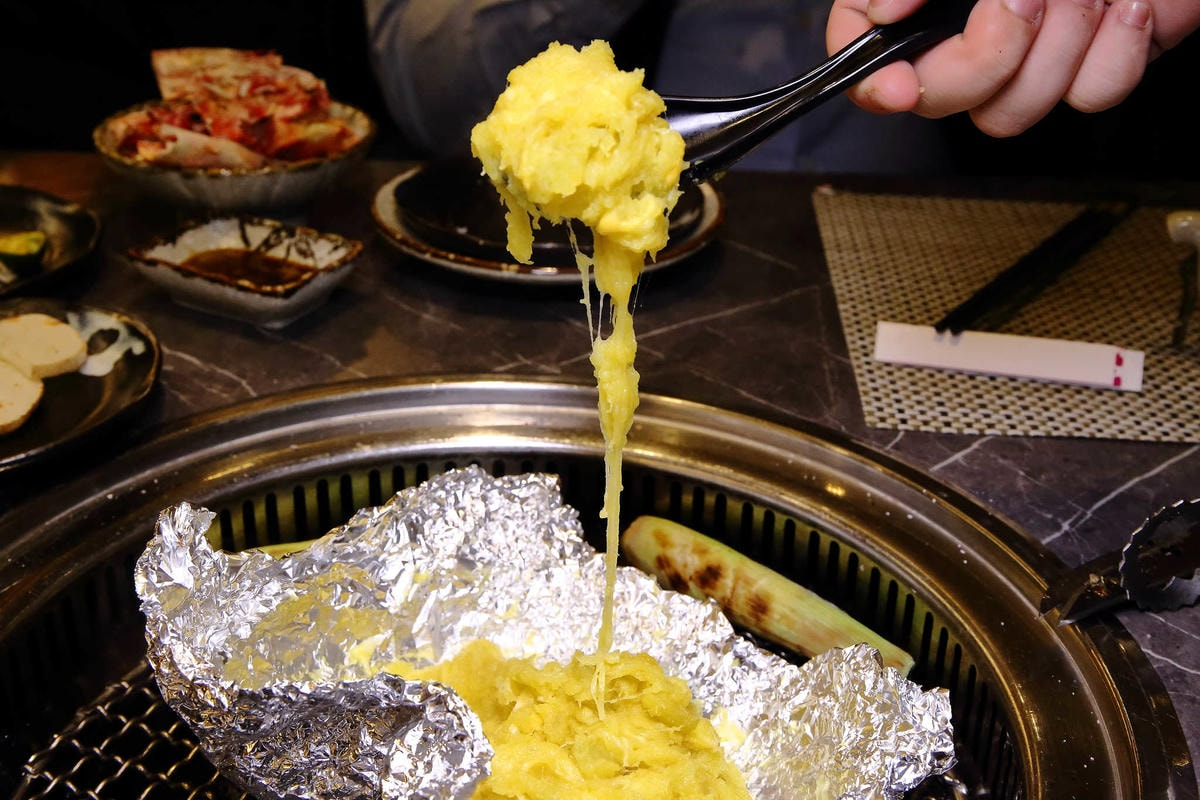 【食。板橋】原月日式頂級帝王蟹燒烤吃到飽〜板橋吃到飽。專人桌邊服務,高檔食材就是要讓你飽到吃不下!