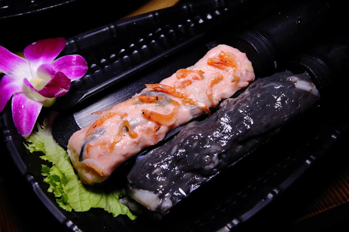 【食。台北】蔡記隆府 龍頭寺老灶火鍋〜正宗道地的重慶麻辣鴛鴦鍋。皇上吉祥!霸氣龍頭銅鍋,美味如朕親臨!