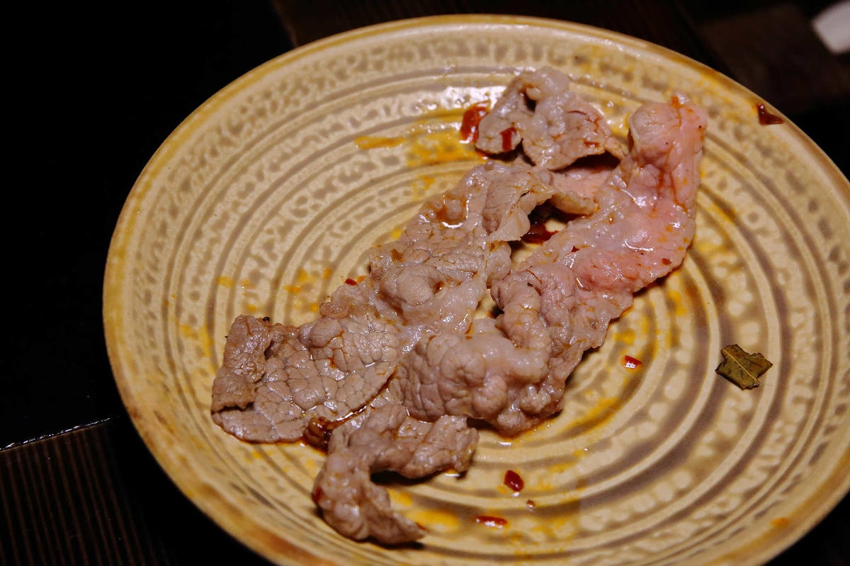 【食。台北】蔡記隆府 龍頭寺老灶火鍋〜正宗道地的重慶麻辣鴛鴦鍋。皇上吉祥!霸氣龍頭銅鍋,美味如朕親臨!