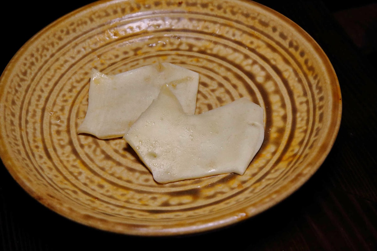 【食。台北】蔡記隆府 龍頭寺老灶火鍋〜正宗道地的重慶麻辣鴛鴦鍋。皇上吉祥!霸氣龍頭銅鍋,美味如朕親臨!