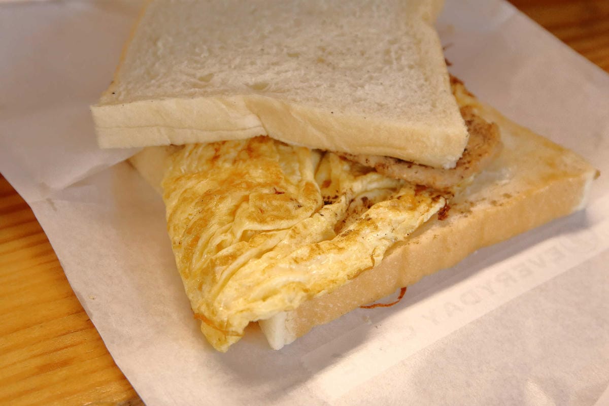 【食。中和】EVERYDAY CAFE〜繽紛多樣手作吐司，排隊也要吃的超人氣肉蛋吐司