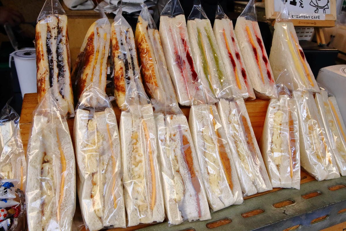 【食。中和】EVERYDAY CAFE〜繽紛多樣手作吐司，排隊也要吃的超人氣肉蛋吐司