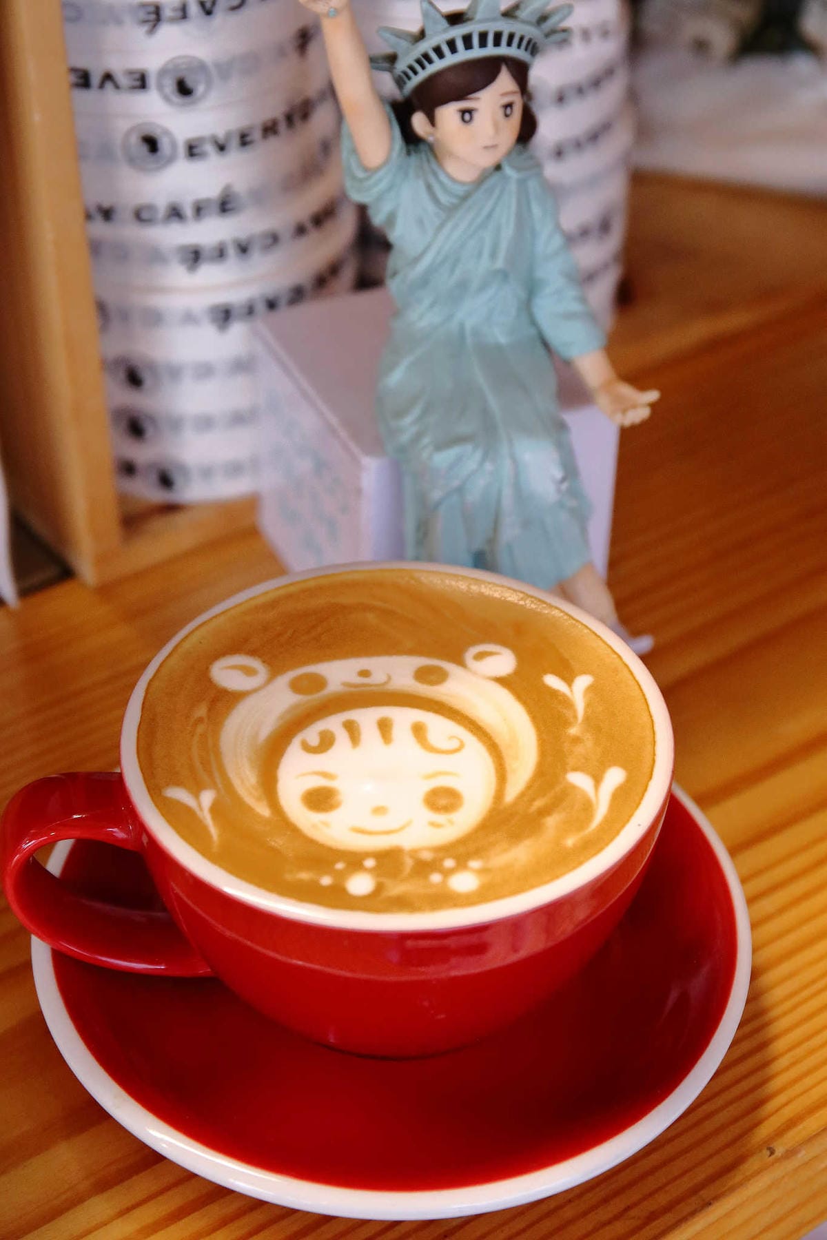 【食。中和】EVERYDAY CAFE〜繽紛多樣手作吐司，排隊也要吃的超人氣肉蛋吐司