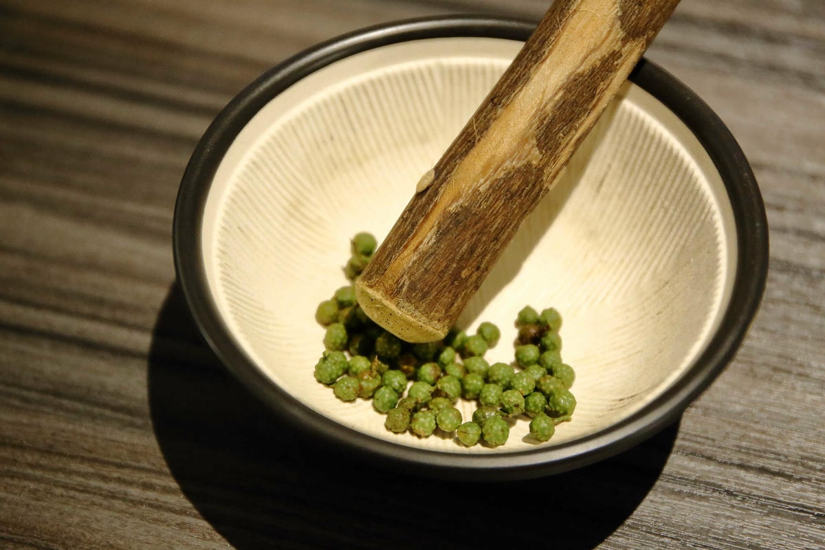 【食。台北】青花驕 麻辣鍋〜王品集團推出新品牌!麻辣鍋專賣店,獨特青花椒辣、香、麻,台北捷運中山站聚餐、約會火鍋首選