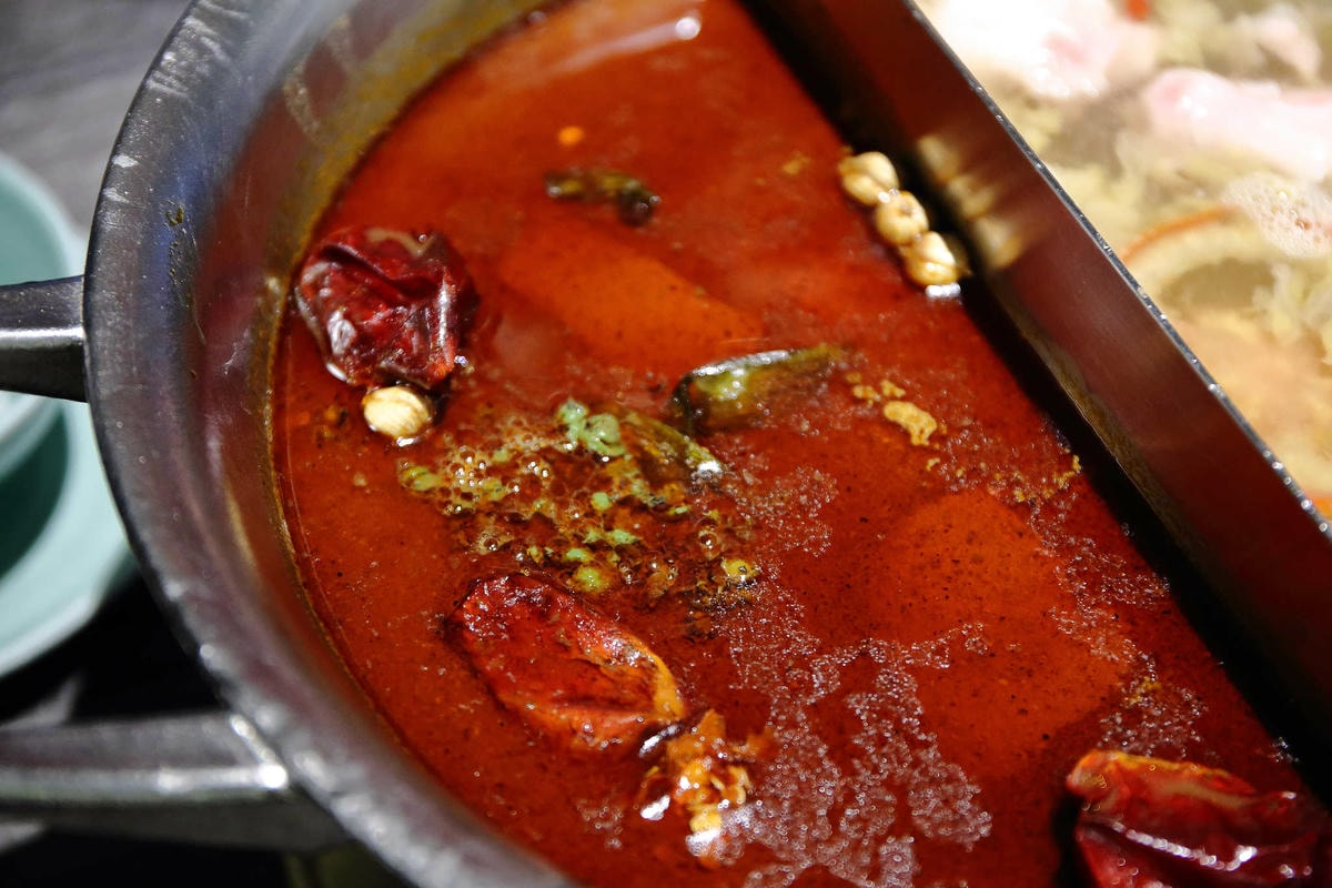 【食。台北】青花驕 麻辣鍋〜王品集團推出新品牌!麻辣鍋專賣店,獨特青花椒辣、香、麻,台北捷運中山站聚餐、約會火鍋首選