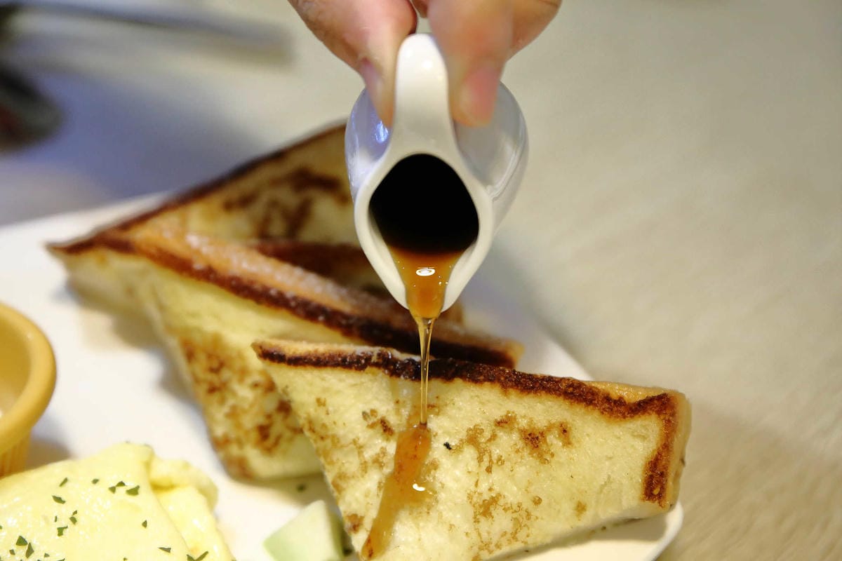 【食。板橋】禾 多 靜巷 – Herdor Near〜板橋早午餐推薦。隱藏巷弄內的低調早午餐咖啡廳，繽紛花牆、3D彩繪超好拍！