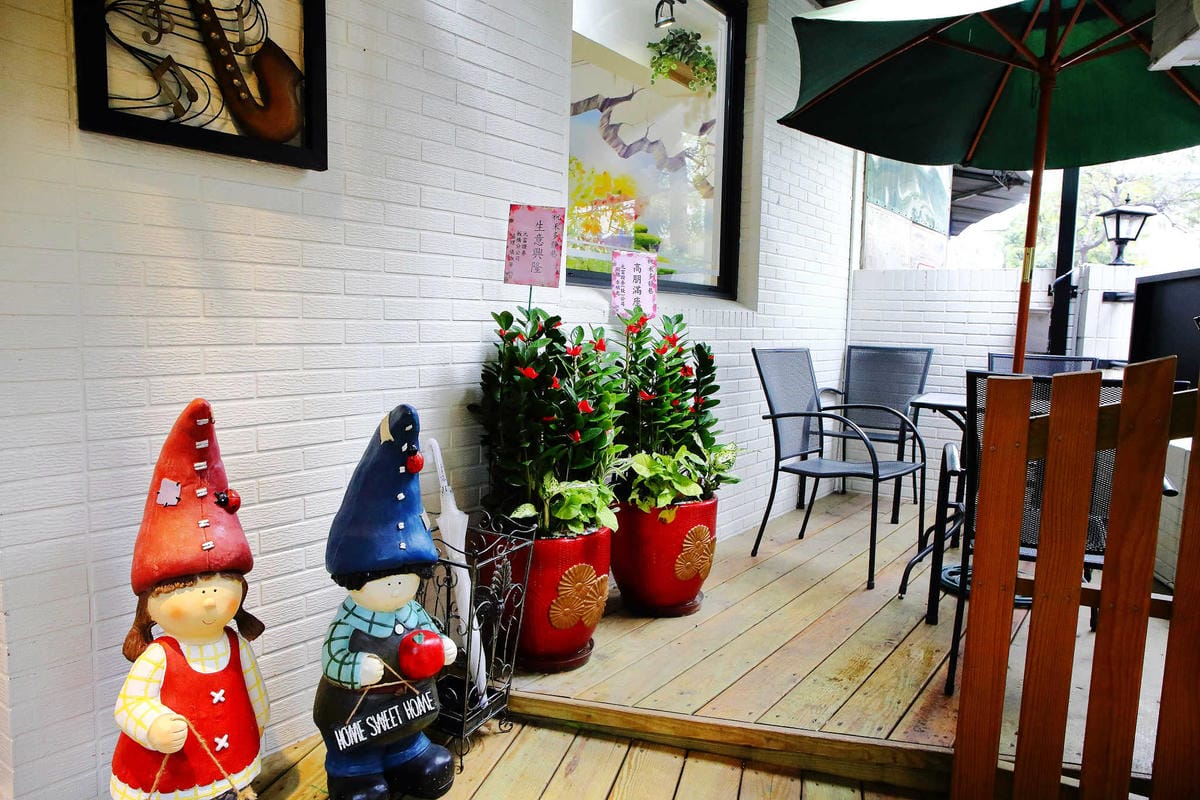 【食。板橋】禾 多 靜巷 – Herdor Near〜板橋早午餐推薦。隱藏巷弄內的低調早午餐咖啡廳，繽紛花牆、3D彩繪超好拍！