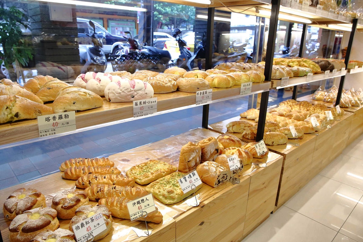 【食。中和】洪師傅烘培坊〜麵包綿軟、不乾硬,純手工製作,超級保水湯種口感,一吃就愛上!