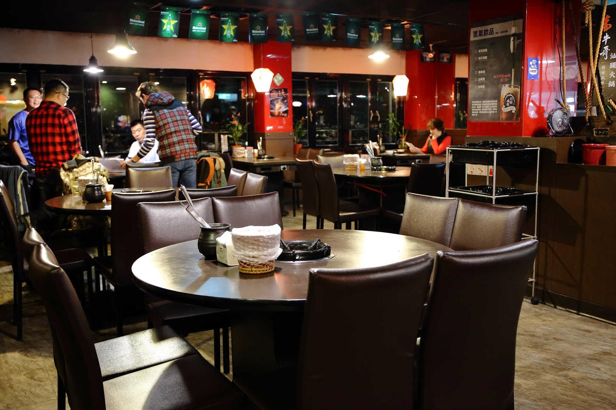 【食。台北】赤哥汕頭火鍋-台北松江總店〜有夠狂!沙茶火鍋要這樣吃啊!日本A5和牛,每一口都是幸福的頂級食材來囉〜