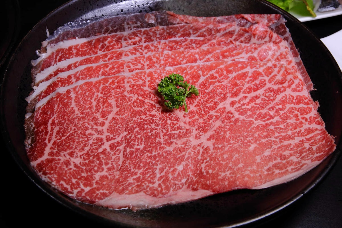 【食。台北】赤哥汕頭火鍋-台北松江總店〜有夠狂!沙茶火鍋要這樣吃啊!日本A5和牛,每一口都是幸福的頂級食材來囉〜