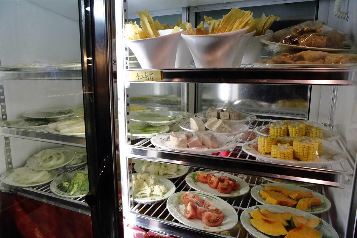 【食。台北】赤哥汕頭火鍋-台北松江總店〜有夠狂!沙茶火鍋要這樣吃啊!日本A5和牛,每一口都是幸福的頂級食材來囉〜