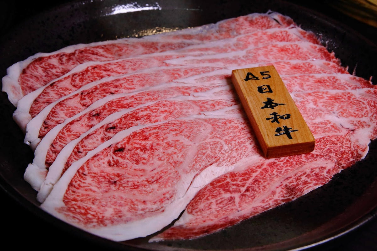 【食。台北】赤哥汕頭火鍋-台北松江總店〜有夠狂!沙茶火鍋要這樣吃啊!日本A5和牛,每一口都是幸福的頂級食材來囉〜