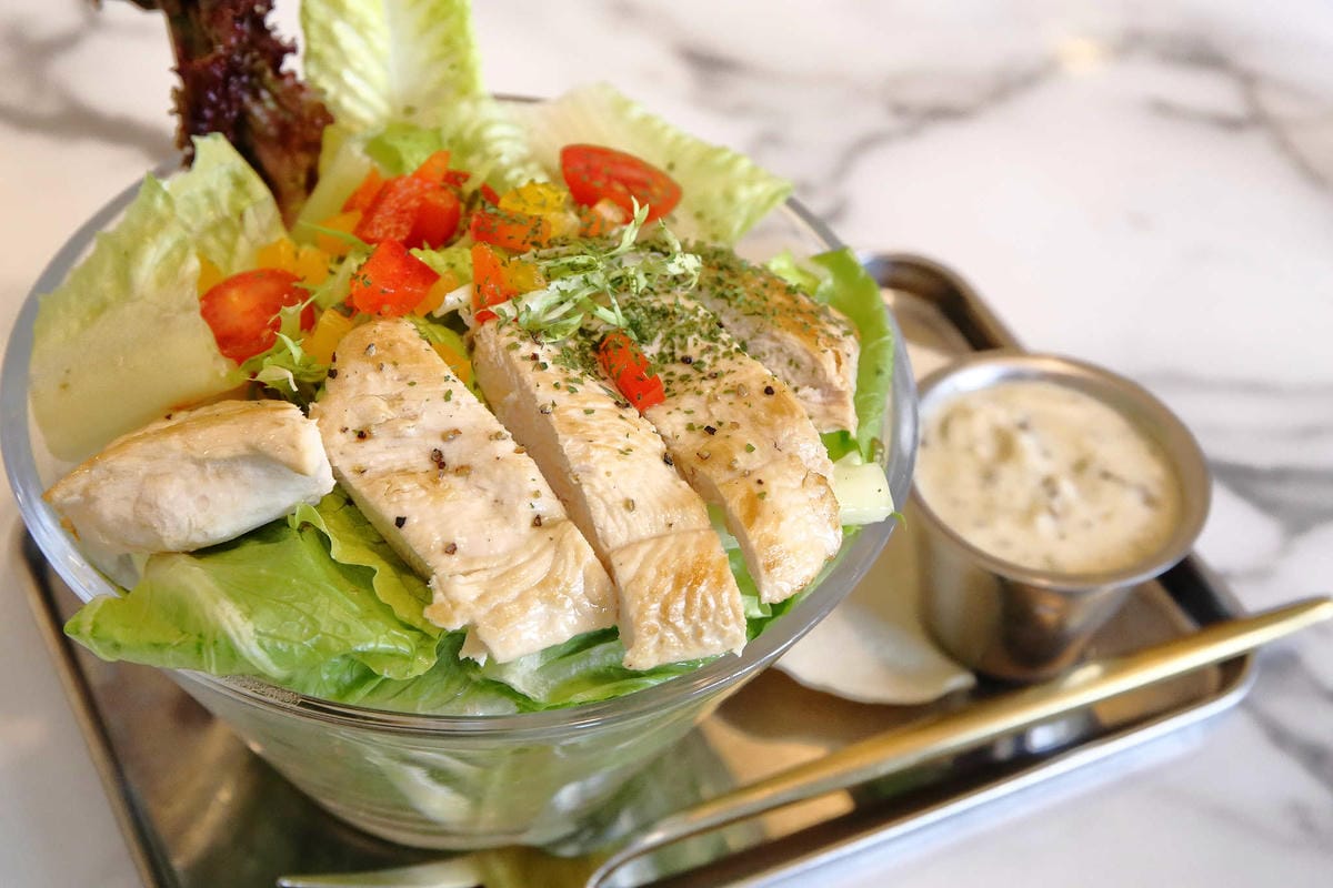 【食。桃園】Piepai Cafe’〜好好拍景點餐廳推薦。超美的室內花草植物牆，網美新打卡熱點！彩虹甜點，美到捨不得吃！(已歇業)