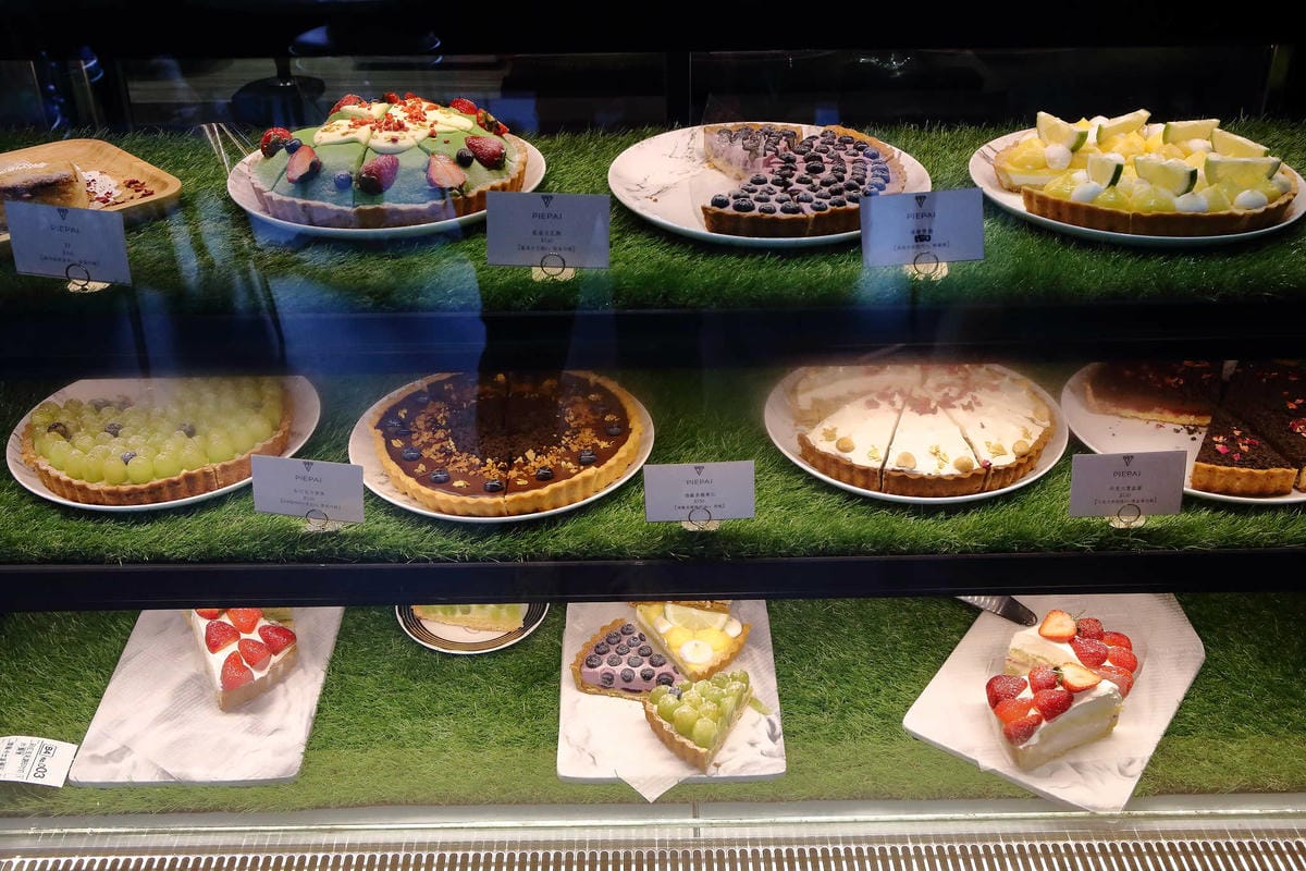 【食。桃園】Piepai Cafe’〜好好拍景點餐廳推薦。超美的室內花草植物牆，網美新打卡熱點！彩虹甜點，美到捨不得吃！(已歇業)