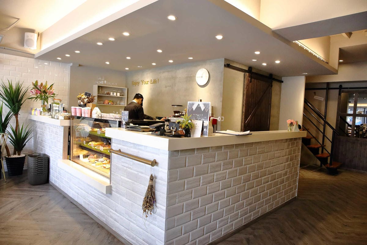 【食。桃園】Piepai Cafe’〜好好拍景點餐廳推薦。超美的室內花草植物牆，網美新打卡熱點！彩虹甜點，美到捨不得吃！(已歇業)