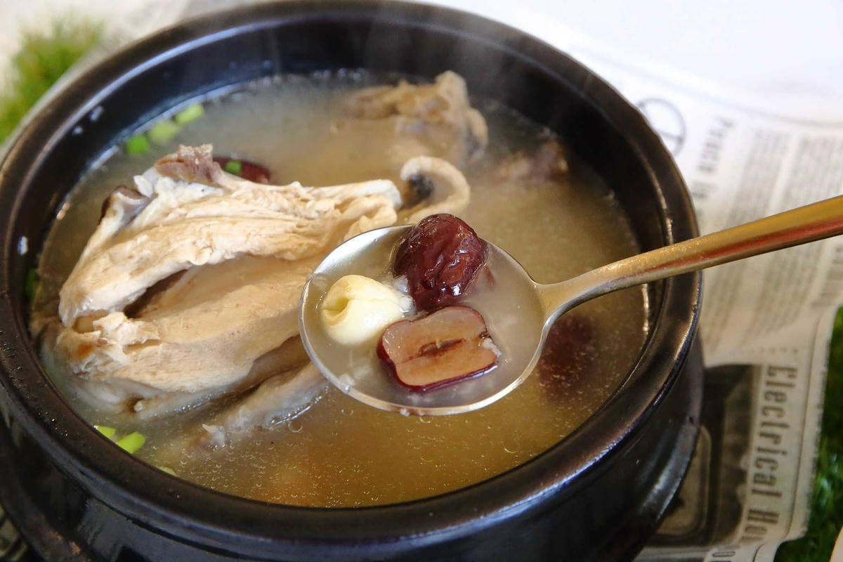 【食。桃園】Piepai Cafe’〜好好拍景點餐廳推薦。超美的室內花草植物牆，網美新打卡熱點！彩虹甜點，美到捨不得吃！(已歇業)