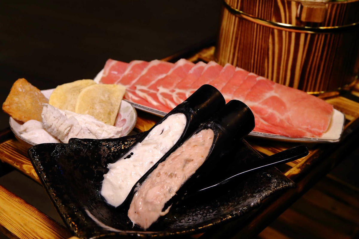 【食。中和】澎湖蒸鱻蒸氣火鍋〜中永和火鍋。超夯海鮮塔蒸氣火鍋來了,現撈波士頓龍蝦,活跳跳生猛海鮮,尚青ㄟ!(已歇業)