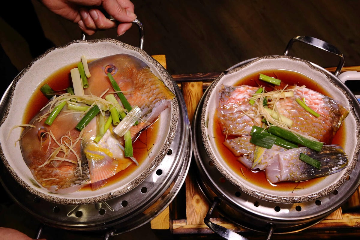 【食。中和】澎湖蒸鱻蒸氣火鍋〜中永和火鍋。超夯海鮮塔蒸氣火鍋來了,現撈波士頓龍蝦,活跳跳生猛海鮮,尚青ㄟ!(已歇業)