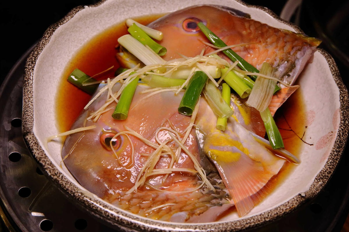 【食。中和】澎湖蒸鱻蒸氣火鍋〜中永和火鍋。超夯海鮮塔蒸氣火鍋來了,現撈波士頓龍蝦,活跳跳生猛海鮮,尚青ㄟ!(已歇業)