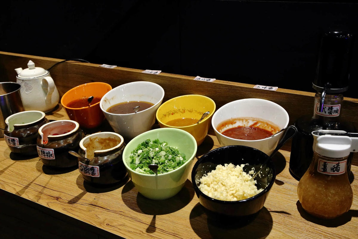 【食。中和】澎湖蒸鱻蒸氣火鍋〜中永和火鍋。超夯海鮮塔蒸氣火鍋來了,現撈波士頓龍蝦,活跳跳生猛海鮮,尚青ㄟ!(已歇業)