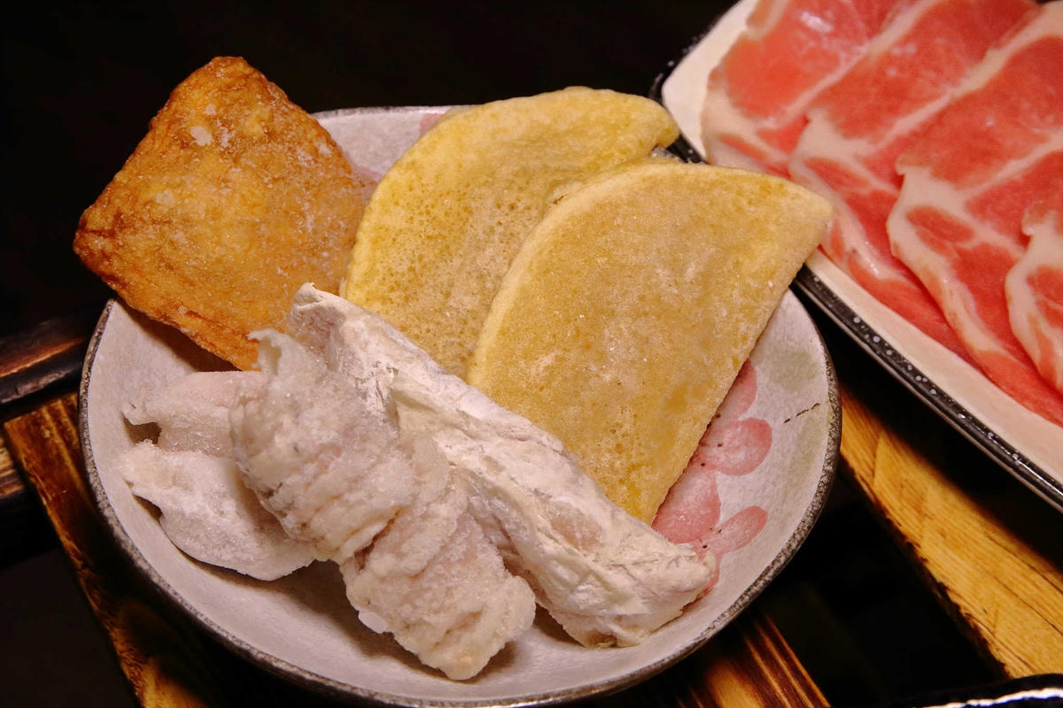 【食。中和】澎湖蒸鱻蒸氣火鍋〜中永和火鍋。超夯海鮮塔蒸氣火鍋來了,現撈波士頓龍蝦,活跳跳生猛海鮮,尚青ㄟ!(已歇業)