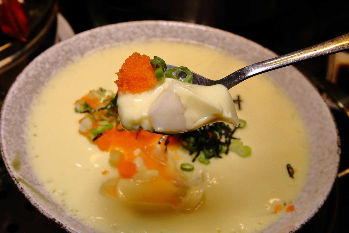 【食。中和】澎湖蒸鱻蒸氣火鍋〜中永和火鍋。超夯海鮮塔蒸氣火鍋來了,現撈波士頓龍蝦,活跳跳生猛海鮮,尚青ㄟ!(已歇業)