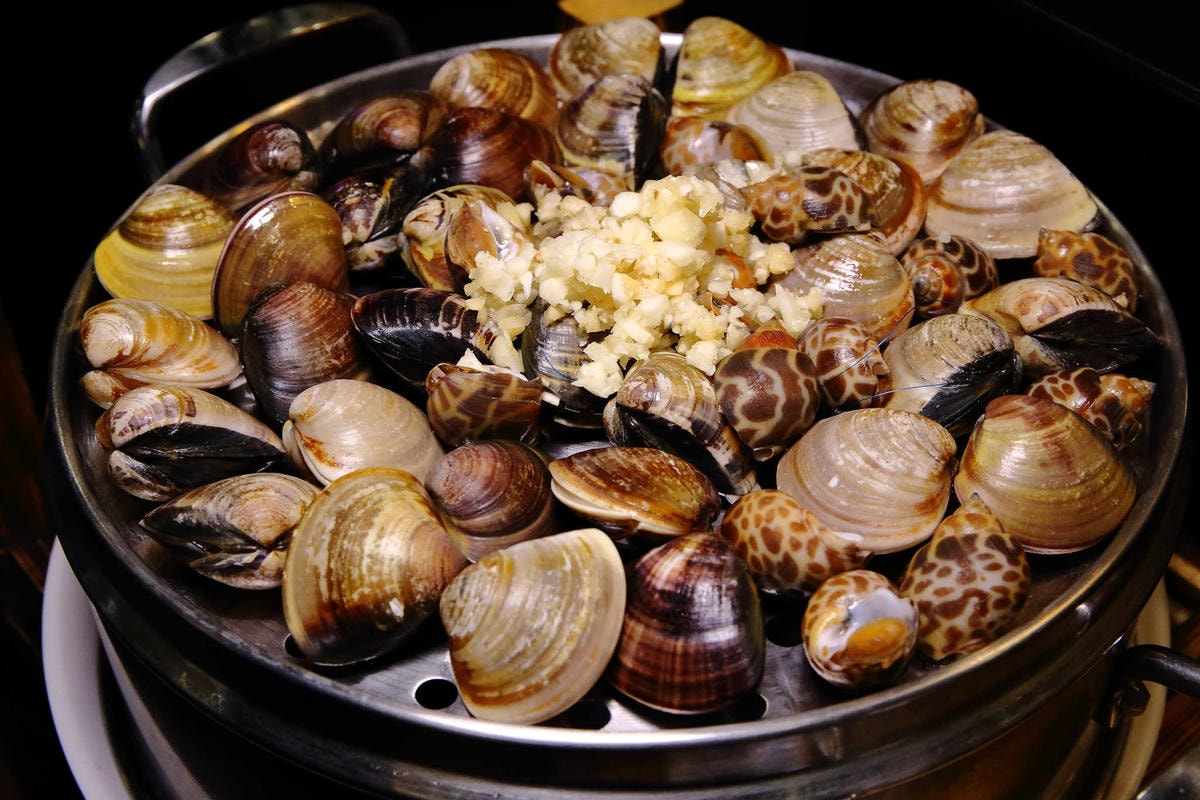 【食。中和】澎湖蒸鱻蒸氣火鍋〜中永和火鍋。超夯海鮮塔蒸氣火鍋來了,現撈波士頓龍蝦,活跳跳生猛海鮮,尚青ㄟ!(已歇業)