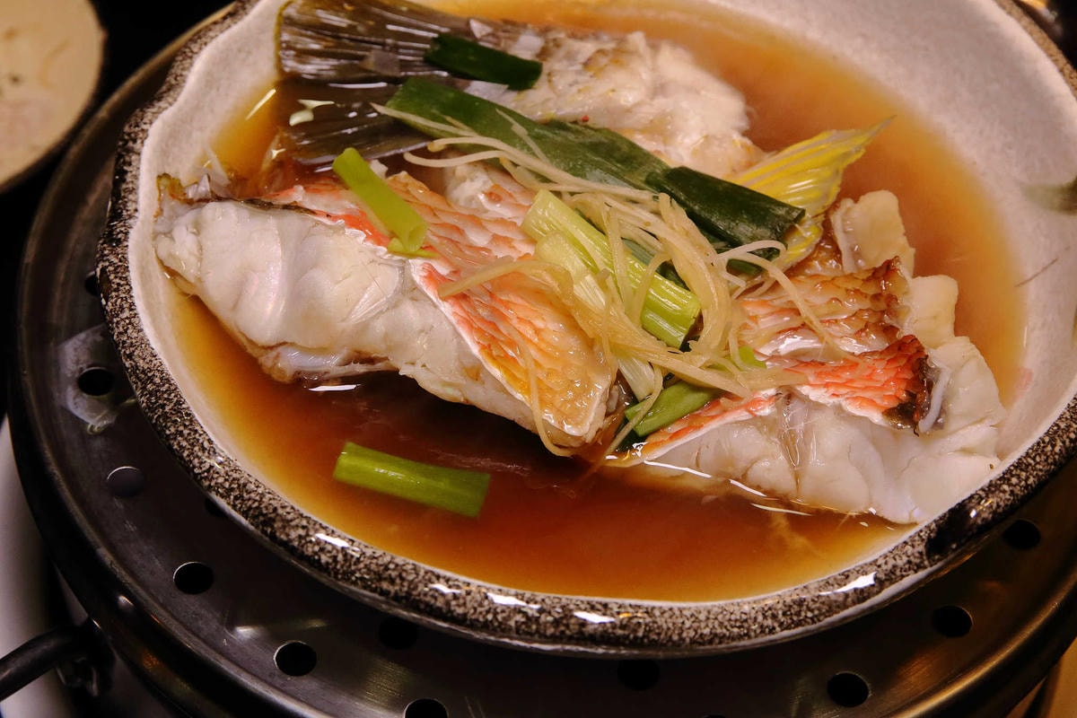 【食。中和】澎湖蒸鱻蒸氣火鍋〜中永和火鍋。超夯海鮮塔蒸氣火鍋來了,現撈波士頓龍蝦,活跳跳生猛海鮮,尚青ㄟ!(已歇業)