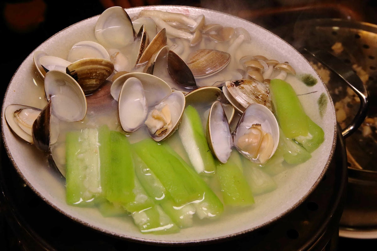 【食。中和】澎湖蒸鱻蒸氣火鍋〜中永和火鍋。超夯海鮮塔蒸氣火鍋來了,現撈波士頓龍蝦,活跳跳生猛海鮮,尚青ㄟ!(已歇業)