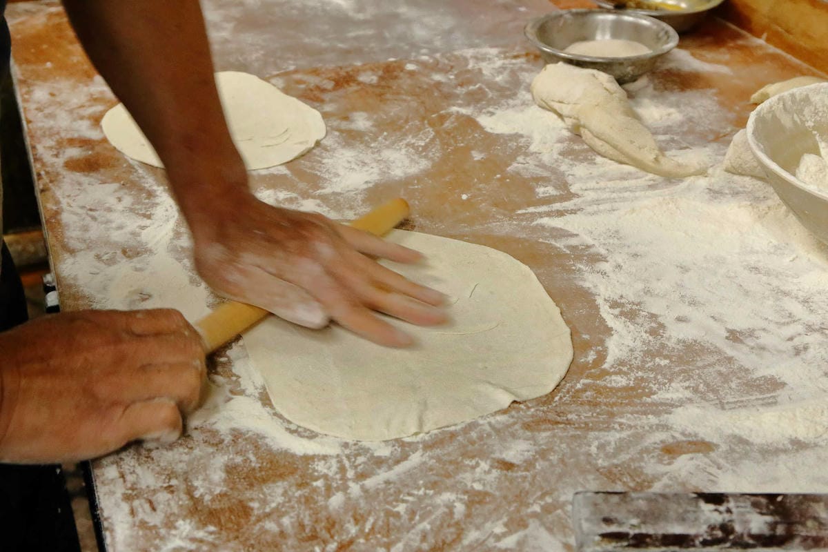 【食。新店】老蔣的家鄉味〜來自東北正宗炭火酸菜白肉火鍋，沸騰著，連老饕也無法抗拒！