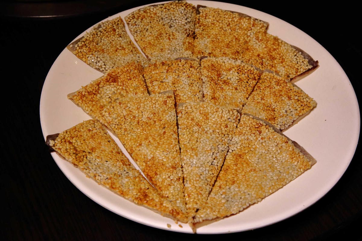 【食。新店】老蔣的家鄉味〜來自東北正宗炭火酸菜白肉火鍋，沸騰著，連老饕也無法抗拒！