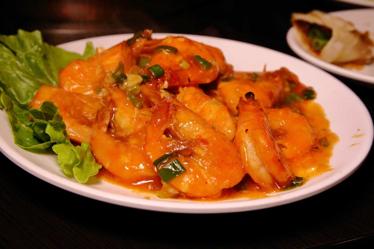 【食。新店】老蔣的家鄉味〜來自東北正宗炭火酸菜白肉火鍋，沸騰著，連老饕也無法抗拒！