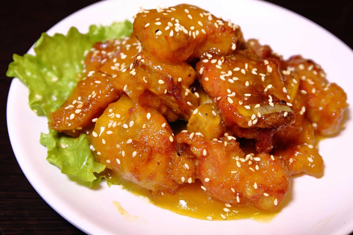 【食。新店】老蔣的家鄉味〜來自東北正宗炭火酸菜白肉火鍋，沸騰著，連老饕也無法抗拒！