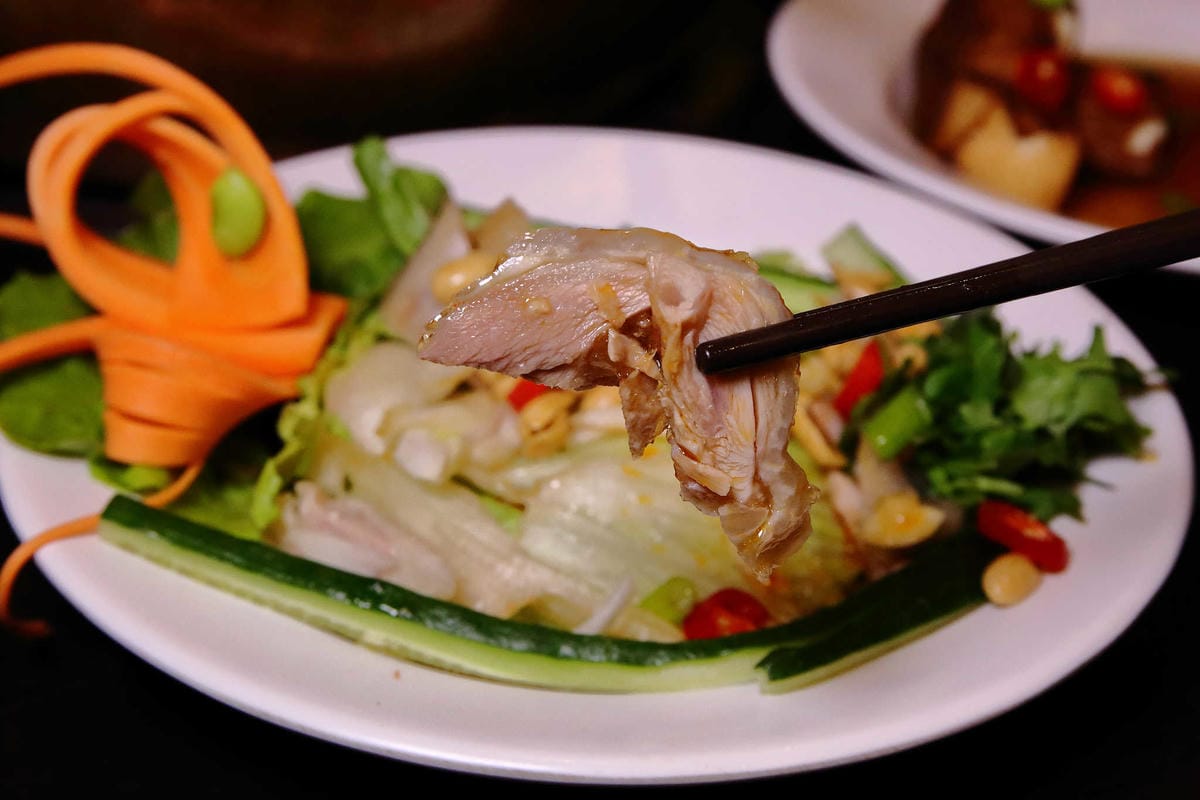 【食。新店】老蔣的家鄉味〜來自東北正宗炭火酸菜白肉火鍋，沸騰著，連老饕也無法抗拒！