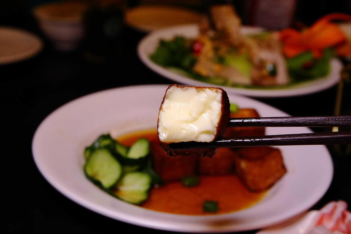 【食。新店】老蔣的家鄉味〜來自東北正宗炭火酸菜白肉火鍋，沸騰著，連老饕也無法抗拒！