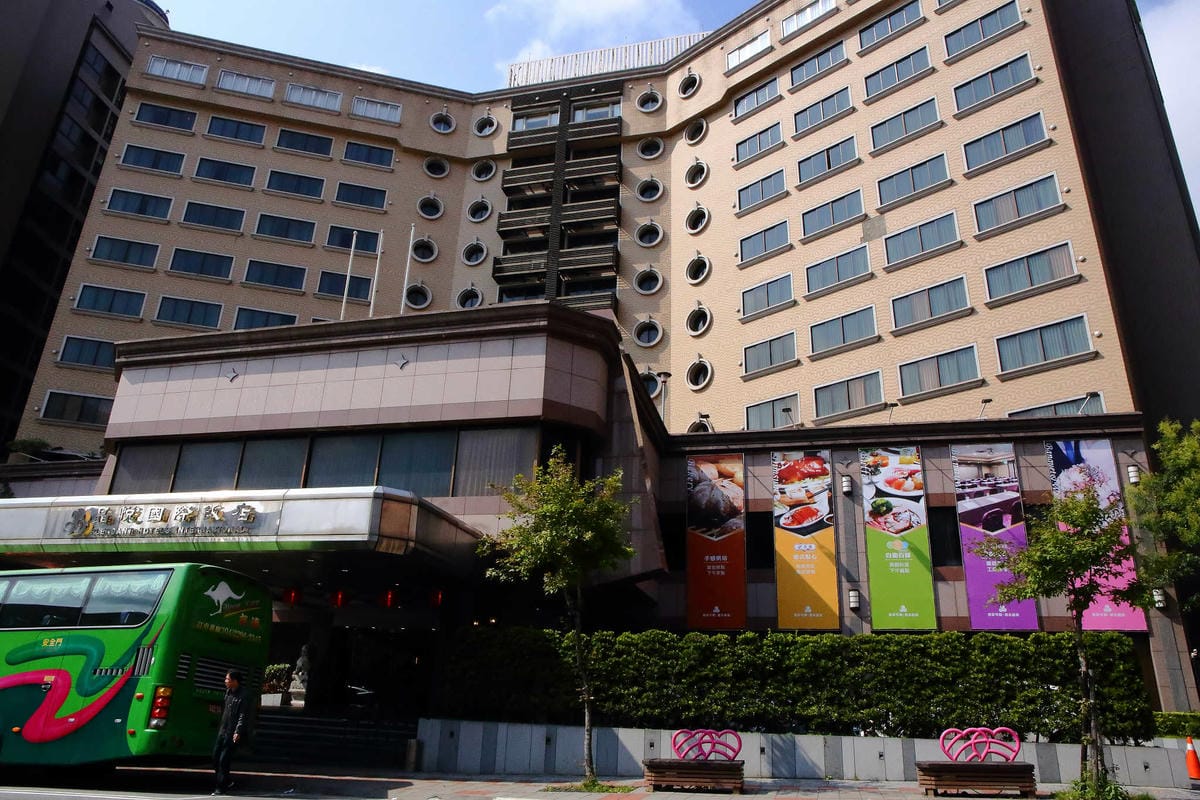 【食。桃園】晶悅國際飯店-集饗樂自助百匯〜桃園下午茶吃到飽。五百元有找！和姐妹們的下午茶又有新的選擇！(已歇業)