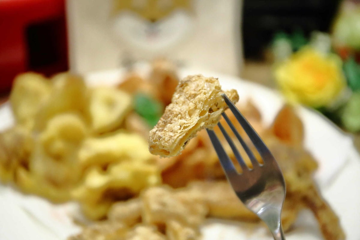 【食。新莊】噴汁炸雞 新莊店〜新莊噴汁炸雞推薦。非常犯規的噴汁炸雞,宵夜邪惡首選!