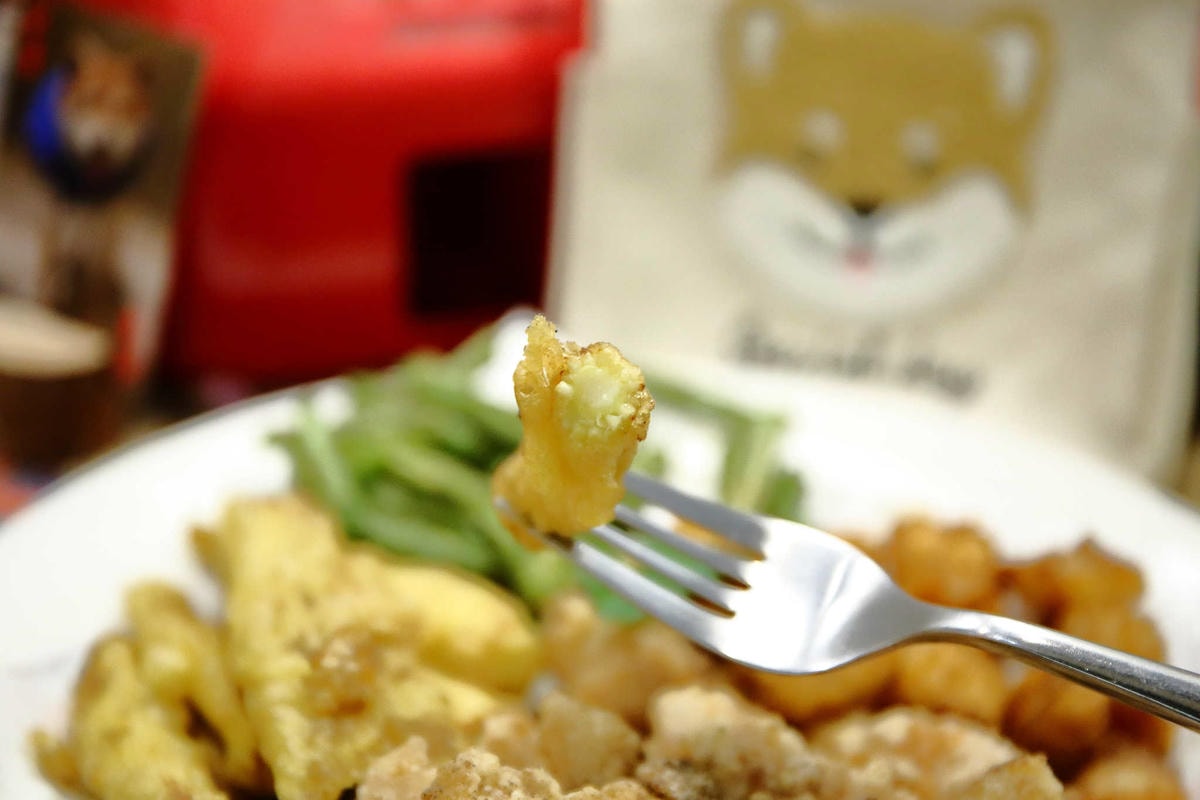 【食。新莊】噴汁炸雞 新莊店〜新莊噴汁炸雞推薦。非常犯規的噴汁炸雞,宵夜邪惡首選!