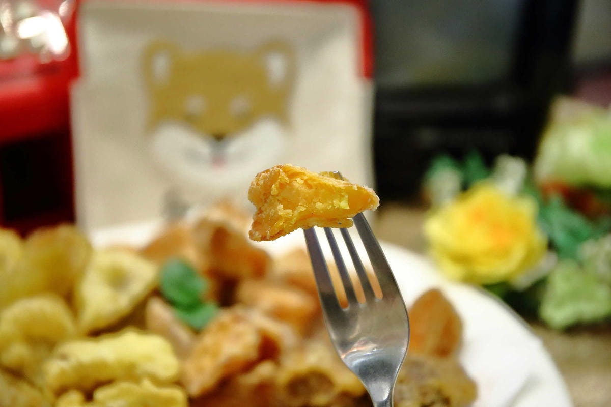 【食。新莊】噴汁炸雞 新莊店〜新莊噴汁炸雞推薦。非常犯規的噴汁炸雞,宵夜邪惡首選!