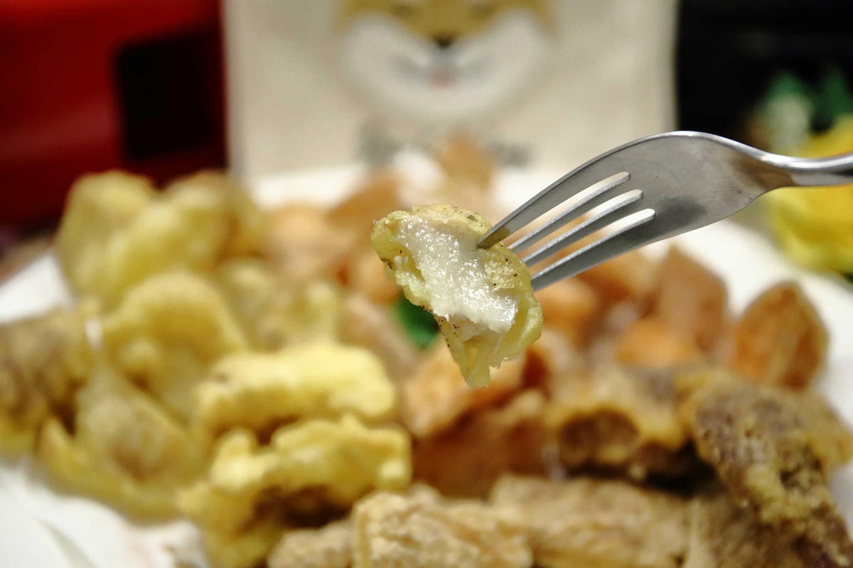 【食。新莊】噴汁炸雞 新莊店〜新莊噴汁炸雞推薦。非常犯規的噴汁炸雞,宵夜邪惡首選!