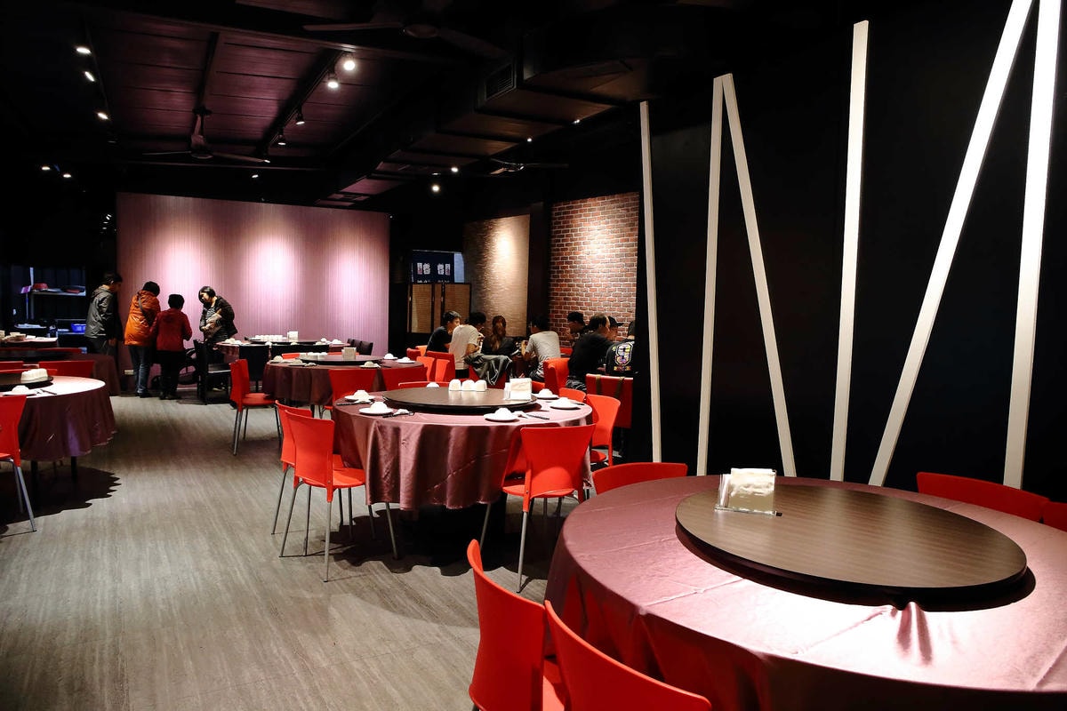 【食。桃園】櫻桃庄海鮮創意料理〜桃園櫻桃鴨。一鴨多變,百吃不膩正宗片皮鴨,外酥內嫩齒頰香!(已歇業)